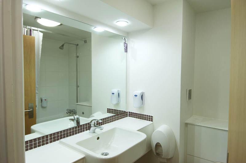 Premier Inn Blackpool East Экстерьер фото