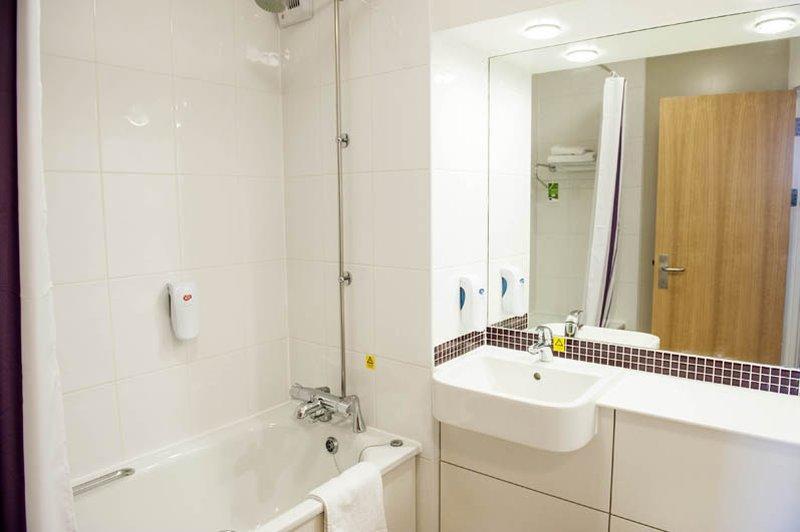 Premier Inn Blackpool East Экстерьер фото