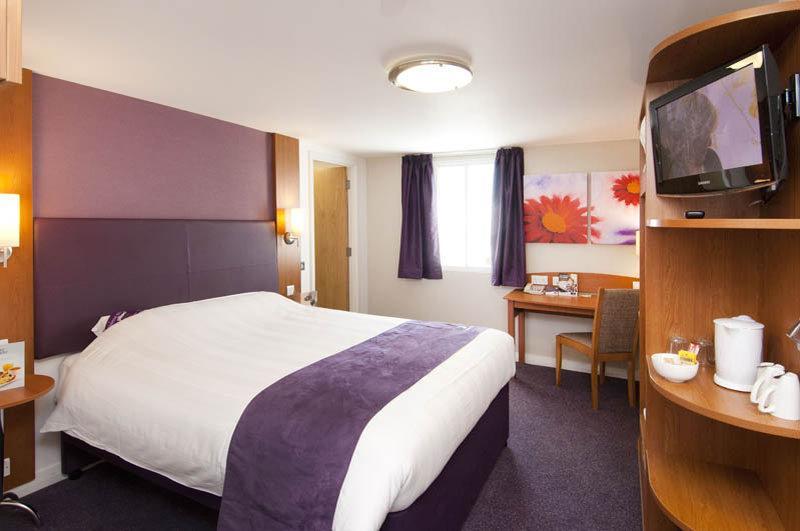 Premier Inn Blackpool East Экстерьер фото